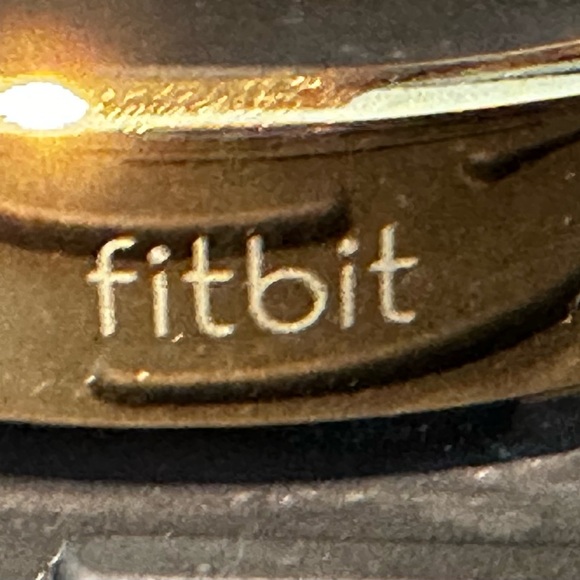 Brand New Fitbit Alta Gold Metal Accessory Bracelet Size S/P Small/ Petite - Picture 12 of 15